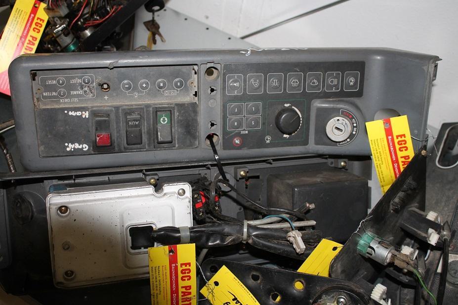 JCB 210 - Mērinstrumentu panelis - Kāpurķēžu ekskavators: foto 1 JCB 210 - Mērinstrumentu panelis - Kāpurķēžu ekskavators: foto 1