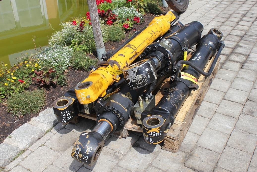 JCB JS 175 W - Hidrauliskais cilindrs - Celtniecības tehnika: foto 1 JCB JS 175 W - Hidrauliskais cilindrs - Celtniecības tehnika: foto 1