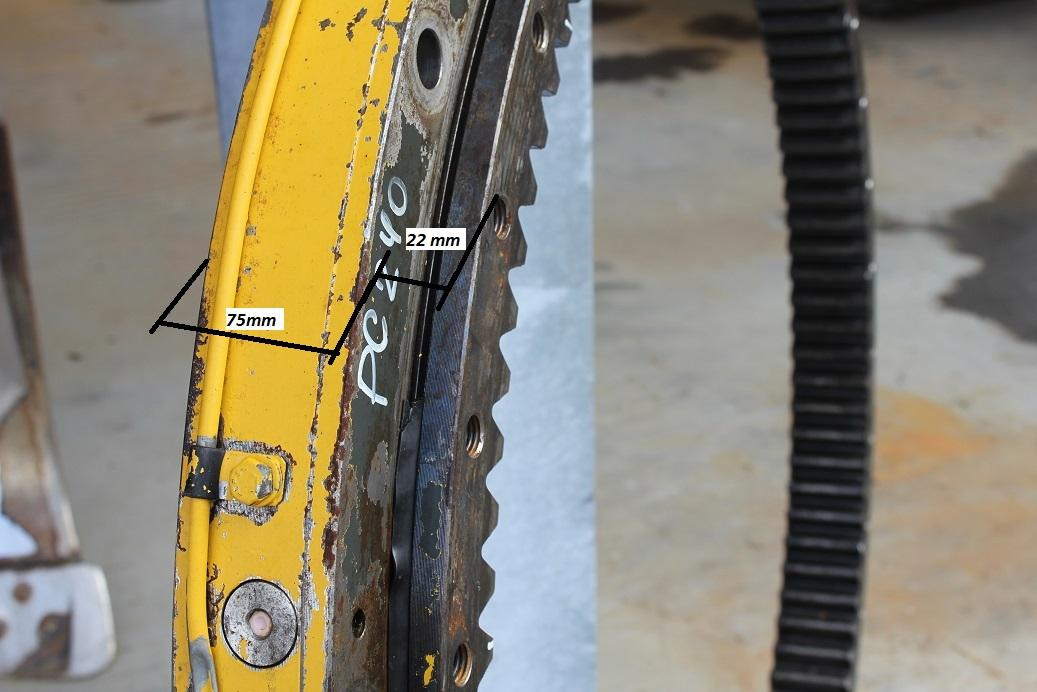 Komatsu PC 240 NLC -6K - Devēja gredzens - Celtniecības tehnika: foto 4 Komatsu PC 240 NLC -6K - Devēja gredzens - Celtniecības tehnika: foto 4