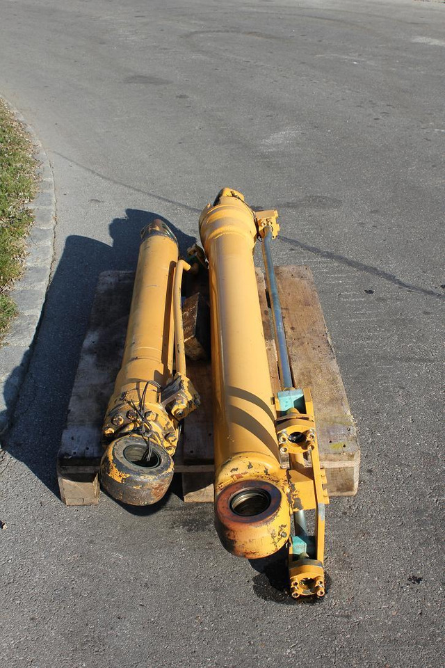 Liebherr 912 Lit. - Hidrauliskais cilindrs - Celtniecības tehnika: foto 2 Liebherr 912 Lit. - Hidrauliskais cilindrs - Celtniecības tehnika: foto 2