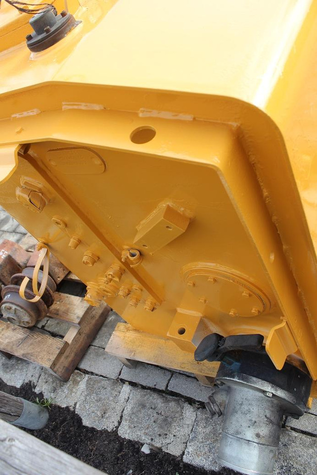 Liebherr A 904 C LIT - Degvielas tvertne - Celtniecības tehnika: foto 4 Liebherr A 904 C LIT - Degvielas tvertne - Celtniecības tehnika: foto 4
