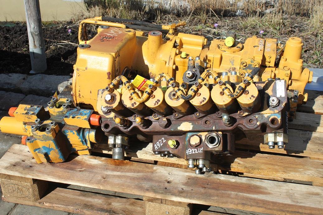 Liebherr A 922 LIT - Hidrauliskais vārsts - Celtniecības tehnika: foto 1 Liebherr A 922 LIT - Hidrauliskais vārsts - Celtniecības tehnika: foto 1