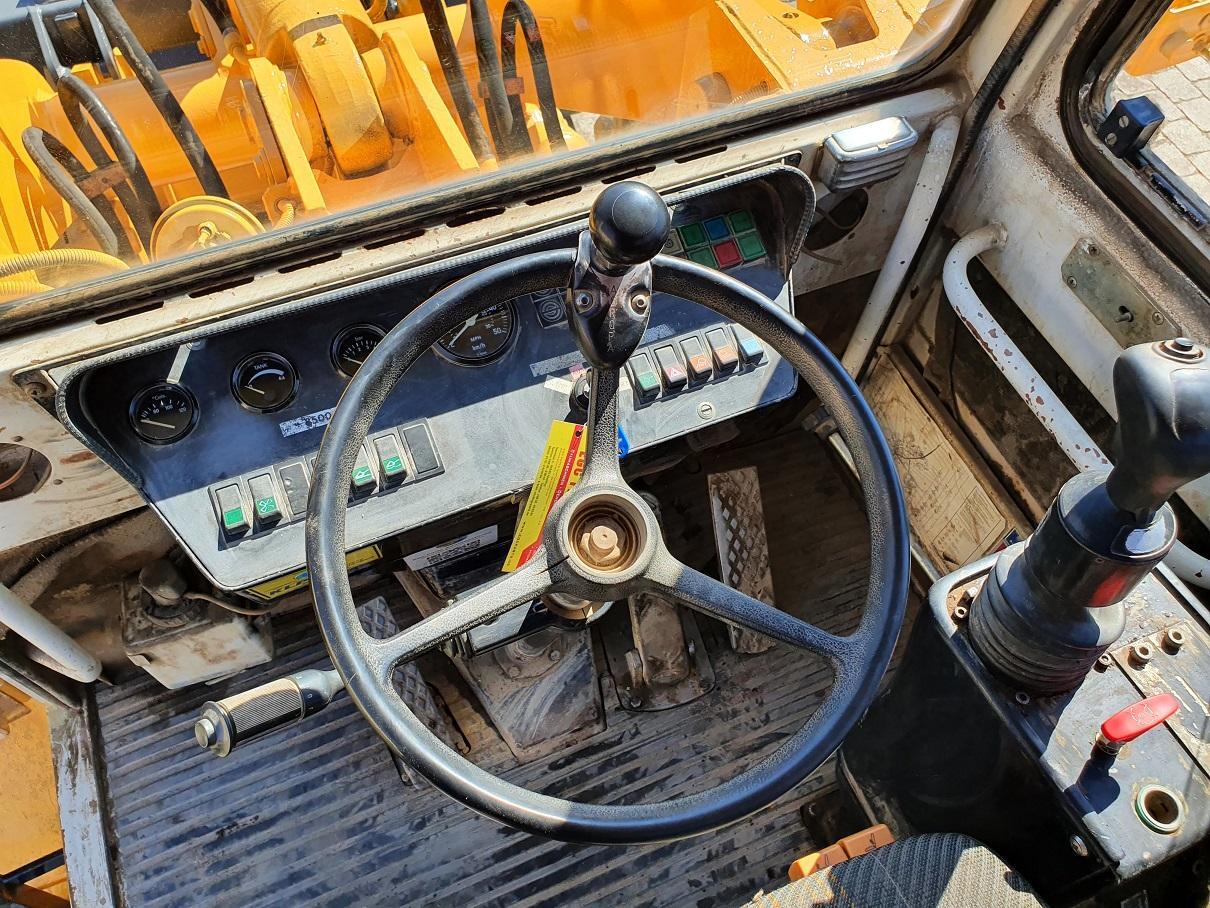 Liebherr L 521 - Riteņu iekrāvējs: foto 3 Liebherr L 521 - Riteņu iekrāvējs: foto 3