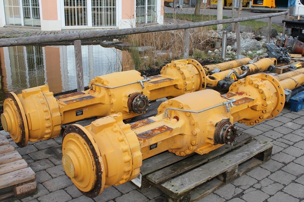 Liebherr L 556 - Asis un rezerves daļas - Celtniecības tehnika: foto 1 Liebherr L 556 - Asis un rezerves daļas - Celtniecības tehnika: foto 1