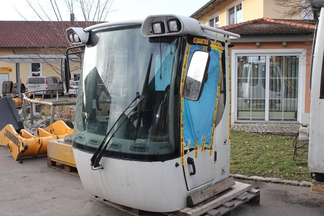 Liebherr L 556 - Kabīne - Riteņu iekrāvējs: foto 3 Liebherr L 556 - Kabīne - Riteņu iekrāvējs: foto 3