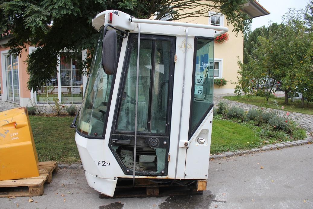 Liebherr L 574 - Kabīne - Riteņu iekrāvējs: foto 4 Liebherr L 574 - Kabīne - Riteņu iekrāvējs: foto 4