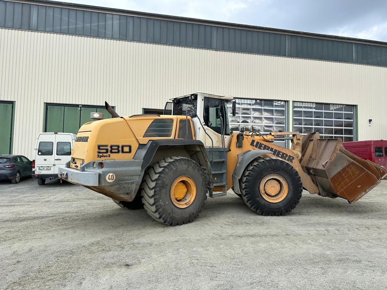 Liebherr L 580 2 plus 2 - Riteņu iekrāvējs: foto 2 Liebherr L 580 2 plus 2 - Riteņu iekrāvējs: foto 2