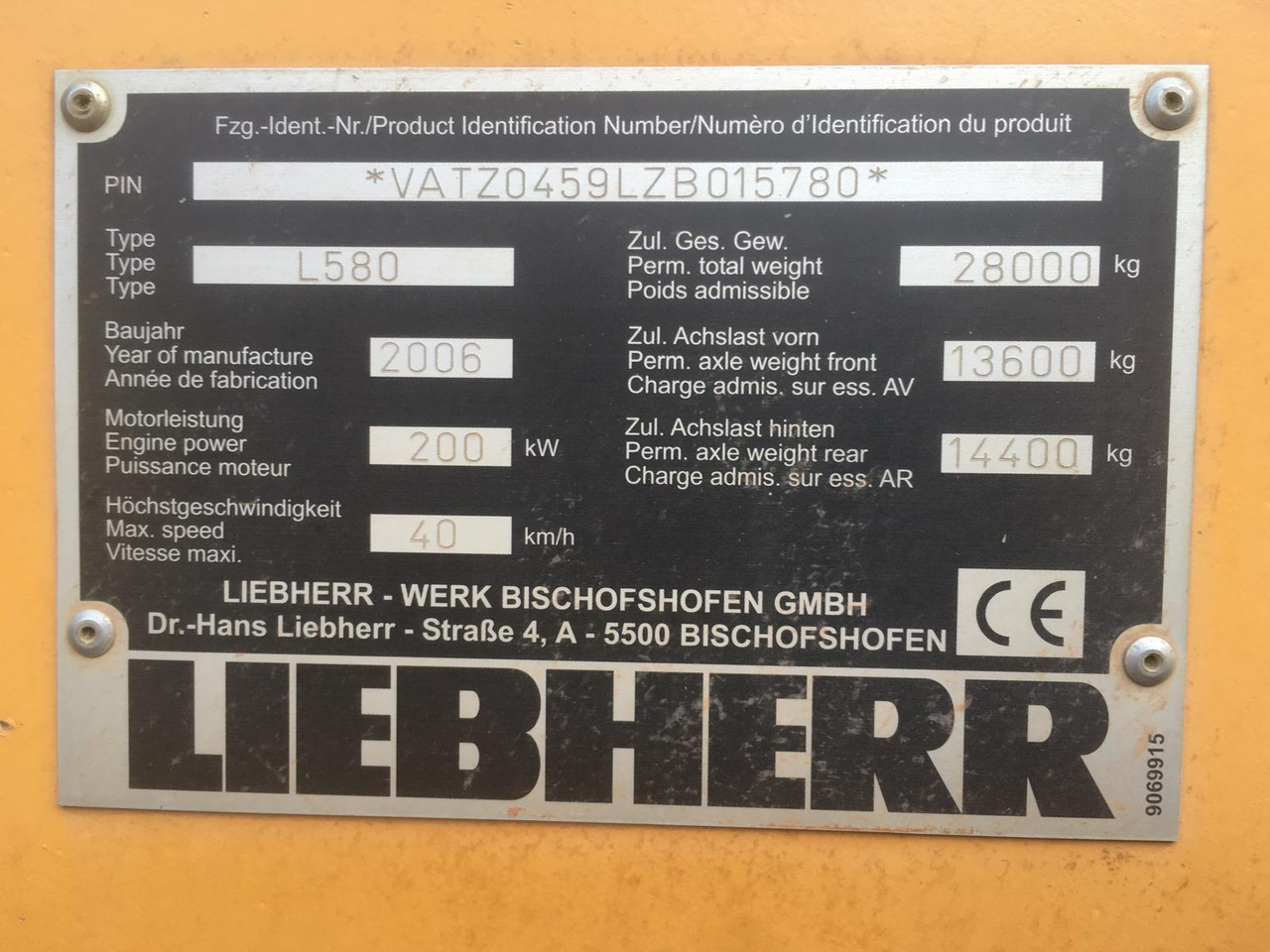 Liebherr L 580 2 plus 2 - Riteņu iekrāvējs: foto 4 Liebherr L 580 2 plus 2 - Riteņu iekrāvējs: foto 4