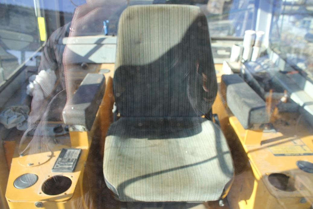 Liebherr LR 622 - Kabīne - Celtniecības tehnika: foto 4 Liebherr LR 622 - Kabīne - Celtniecības tehnika: foto 4