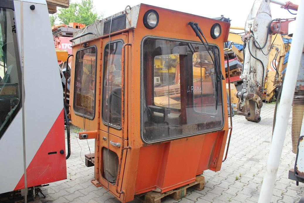 Liebherr LR 631 - Kabīne - Celtniecības tehnika: foto 1 Liebherr LR 631 - Kabīne - Celtniecības tehnika: foto 1