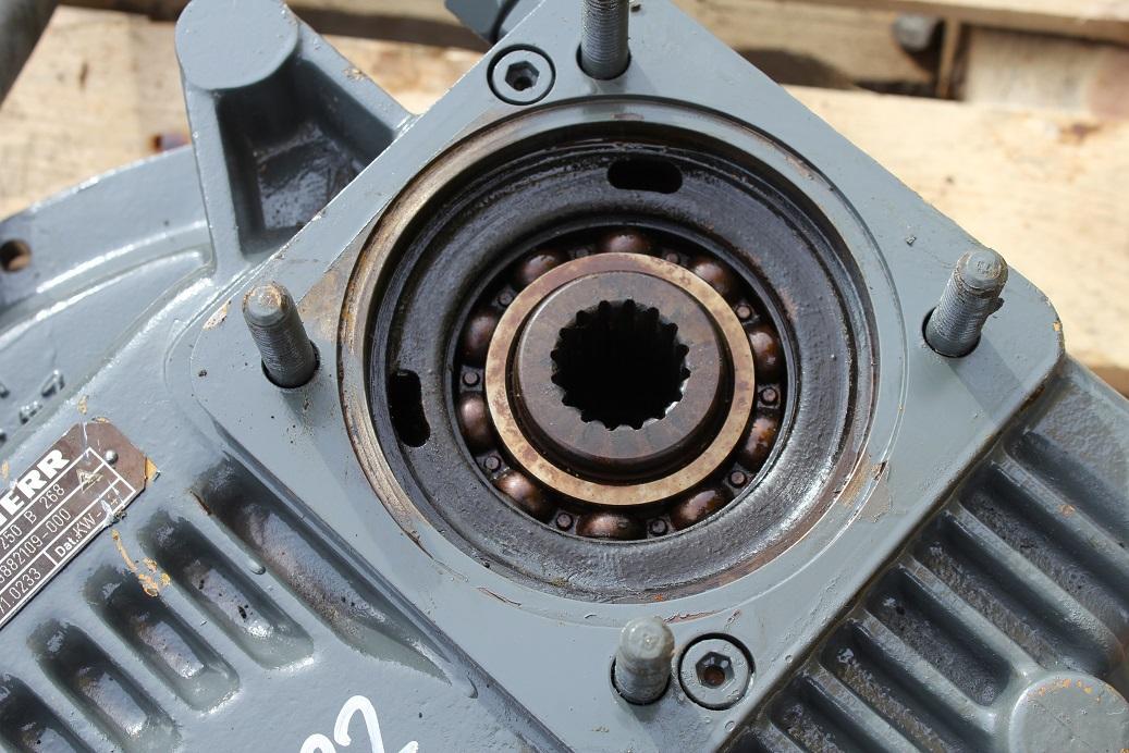 Liebherr PVG 250 aus LR 622 - Hidrauliskais sūknis - Celtniecības tehnika: foto 5 Liebherr PVG 250 aus LR 622 - Hidrauliskais sūknis - Celtniecības tehnika: foto 5