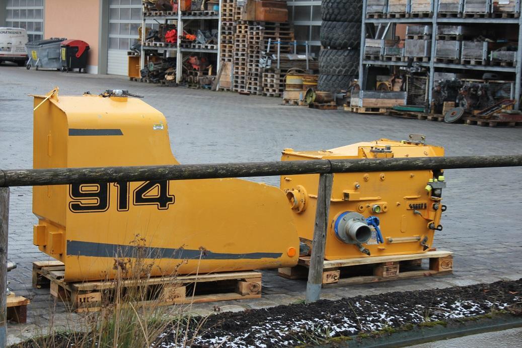 Liebherr R 914 C - Hidrauliskā tvertne - Kāpurķēžu ekskavators: foto 2 Liebherr R 914 C - Hidrauliskā tvertne - Kāpurķēžu ekskavators: foto 2
