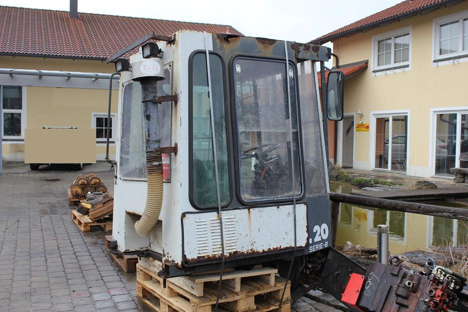 O&K L20 - Kabīne - Celtniecības tehnika: foto 3 O&K L20 - Kabīne - Celtniecības tehnika: foto 3