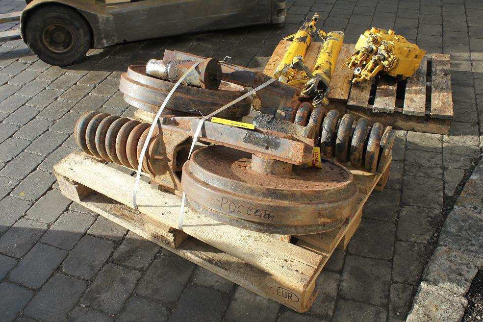 Poclain 90 - Ritošās daļas detaļas - Celtniecības tehnika: foto 4 Poclain 90 - Ritošās daļas detaļas - Celtniecības tehnika: foto 4