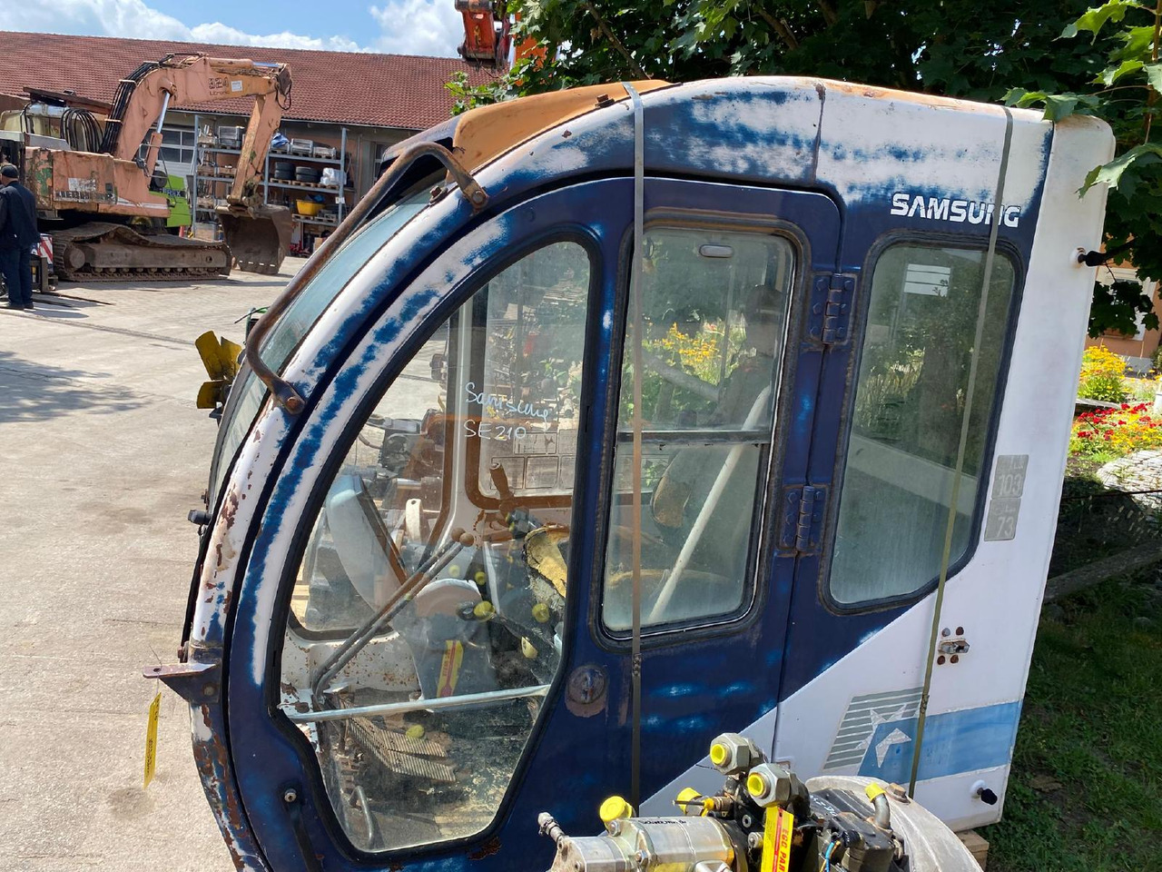 Samsung SE 210 - Kabīne - Celtniecības tehnika: foto 3 Samsung SE 210 - Kabīne - Celtniecības tehnika: foto 3