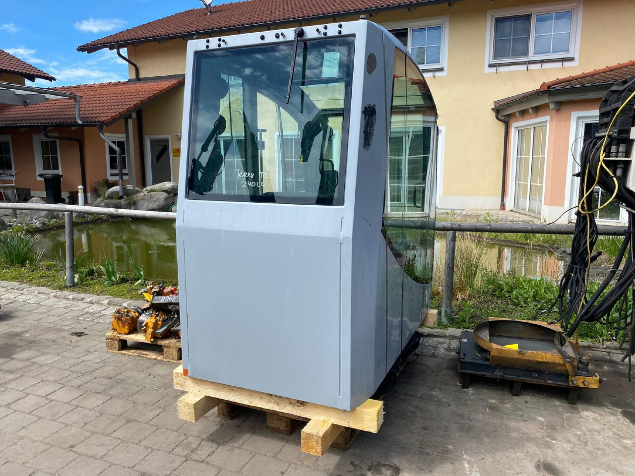 Terex TC 240 LC - Kabīne - Celtniecības tehnika: foto 5 Terex TC 240 LC - Kabīne - Celtniecības tehnika: foto 5