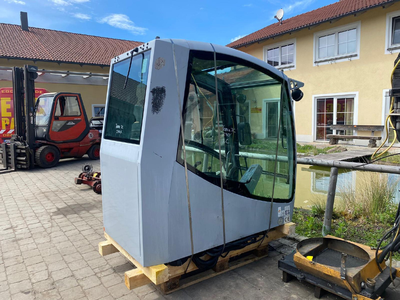 Terex TC 240 LC - Kabīne - Celtniecības tehnika: foto 4 Terex TC 240 LC - Kabīne - Celtniecības tehnika: foto 4