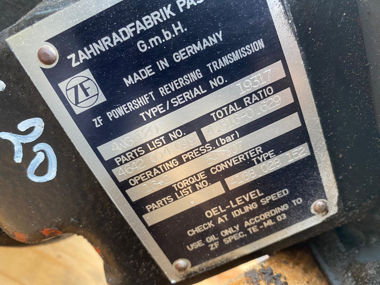 ZF 4 WG 120 aus O&K L 20 - Pārnesumkārba - Celtniecības tehnika: foto 4 ZF 4 WG 120 aus O&K L 20 - Pārnesumkārba - Celtniecības tehnika: foto 4
