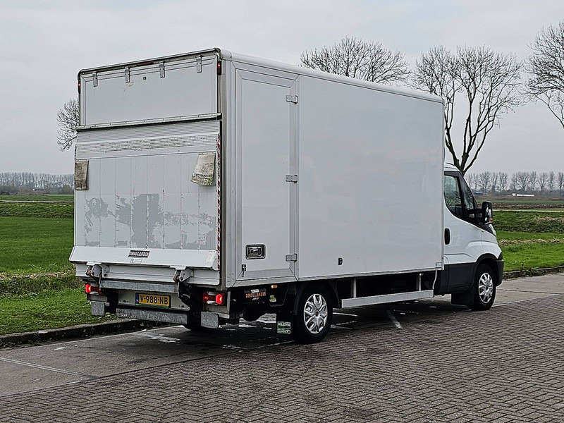 Iveco Daily 35S18 AC 3.0 LTR EURO6 - Furgons ar slēgtā virsbūve: foto 3 Iveco Daily 35S18 AC 3.0 LTR EURO6 - Furgons ar slēgtā virsbūve: foto 3