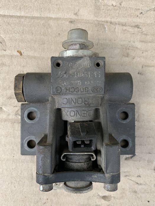 Bosch Moduł, zawór dozujący, wtrysk mocznika adblue 0444011006 - Izplūdes sistēma - Kravas automašīna: foto 1 Bosch Moduł, zawór dozujący, wtrysk mocznika adblue 0444011006 - Izplūdes sistēma - Kravas automašīna: foto 1