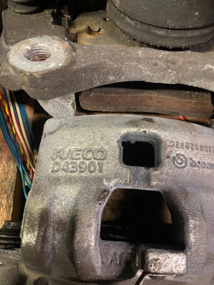 Brembo elektryczne D43901 Iveco Daily prawy, lewy, tył 2019- D43901 - Bremžu suports - Kravas automašīna: foto 2 Brembo elektryczne D43901 Iveco Daily prawy, lewy, tył 2019- D43901 - Bremžu suports - Kravas automašīna: foto 2
