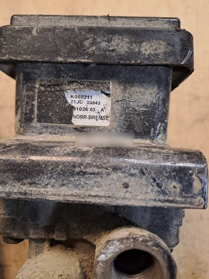 Knorr-Bremse K050211 MAN - Bremžu vārsts - Kravas automašīna: foto 3 Knorr-Bremse K050211 MAN - Bremžu vārsts - Kravas automašīna: foto 3