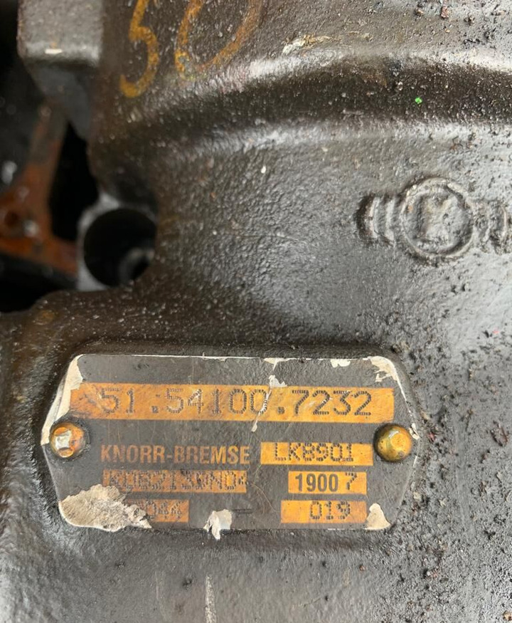 Knorr-Bremse MAN 51.54100.7273 MAN TGA TGX TGS truck - Kompresors - Kravas automašīna: foto 3 Knorr-Bremse MAN 51.54100.7273 MAN TGA TGX TGS truck - Kompresors - Kravas automašīna: foto 3