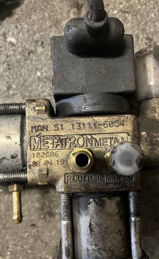 MAN 5113111-6054 MAN truck - Vārsts - Kravas automašīna: foto 2 MAN 5113111-6054 MAN truck - Vārsts - Kravas automašīna: foto 2