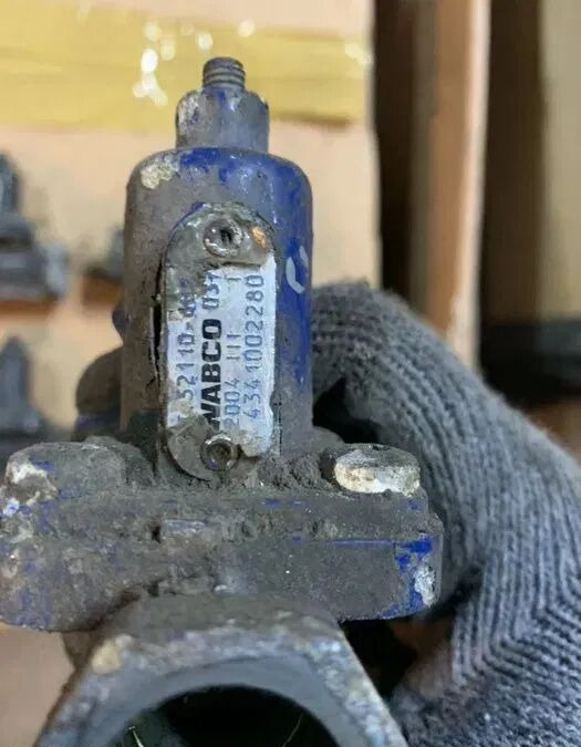 MAN TGA 4341002280 MAN truck - Bremžu vārsts - Kravas automašīna: foto 5 MAN TGA 4341002280 MAN truck - Bremžu vārsts - Kravas automašīna: foto 5