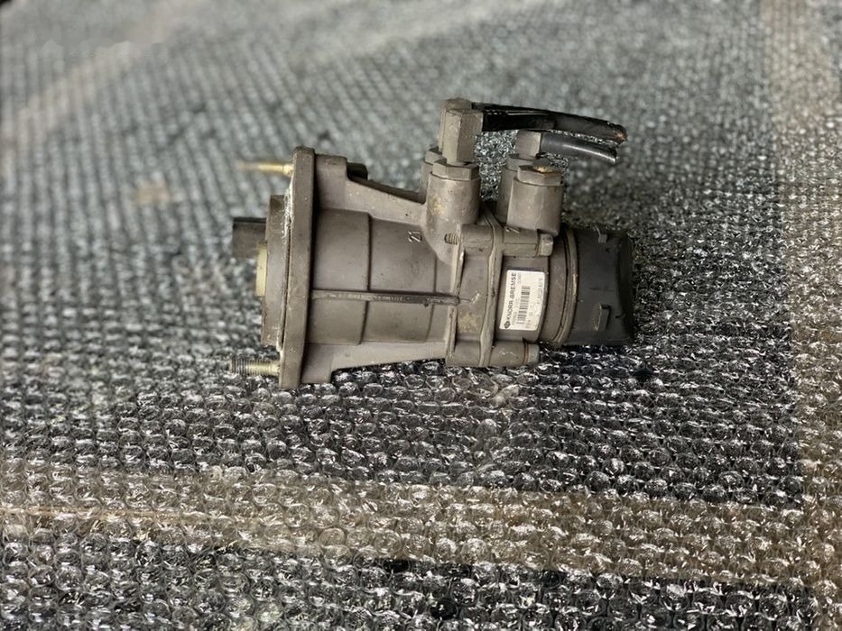 MAN zawór główny hamulcowy oryginał hurt K000926 MAN TGA K000926 - Bremžu cilindrs - Kravas automašīna: foto 1 MAN zawór główny hamulcowy oryginał hurt K000926 MAN TGA K000926 - Bremžu cilindrs - Kravas automašīna: foto 1