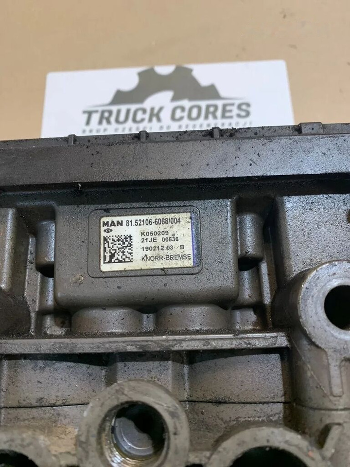 Modulator Podwójny EBS K050209 E6 KNORR BREMSE MAN TGX, TGL, TGM K050209 - Bremžu vārsts - Kravas automašīna: foto 2 Modulator Podwójny EBS K050209 E6 KNORR BREMSE MAN TGX, TGL, TGM K050209 - Bremžu vārsts - Kravas automašīna: foto 2