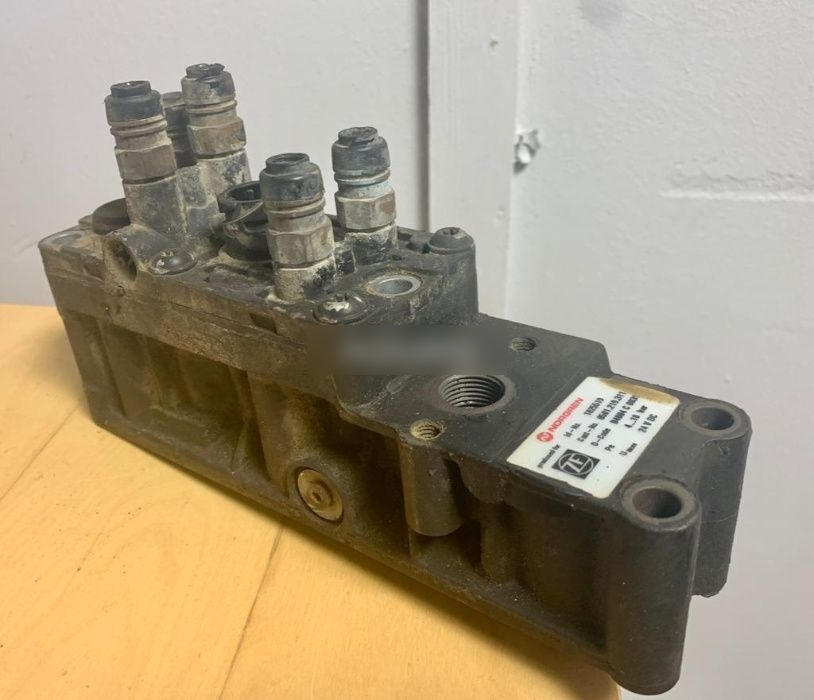 Norgren ZF oryginał HURT wybieraka 1025519 MAN TGA TGX TGL - Bremžu vārsts - Kravas automašīna: foto 1 Norgren ZF oryginał HURT wybieraka 1025519 MAN TGA TGX TGL - Bremžu vārsts - Kravas automašīna: foto 1