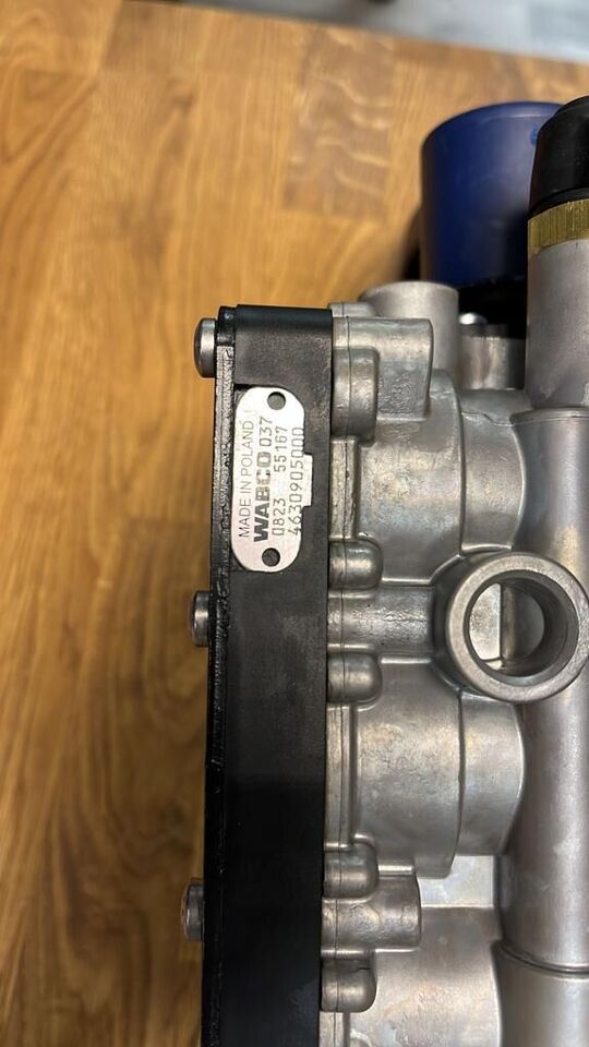 Nowy Zawór Sterowania Platformy Naczepy WABCO 4630905000 ETASC D 4630905000 - Hidrauliskais vārsts - Kravas automašīna: foto 3 Nowy Zawór Sterowania Platformy Naczepy WABCO 4630905000 ETASC D 4630905000 - Hidrauliskais vārsts - Kravas automašīna: foto 3