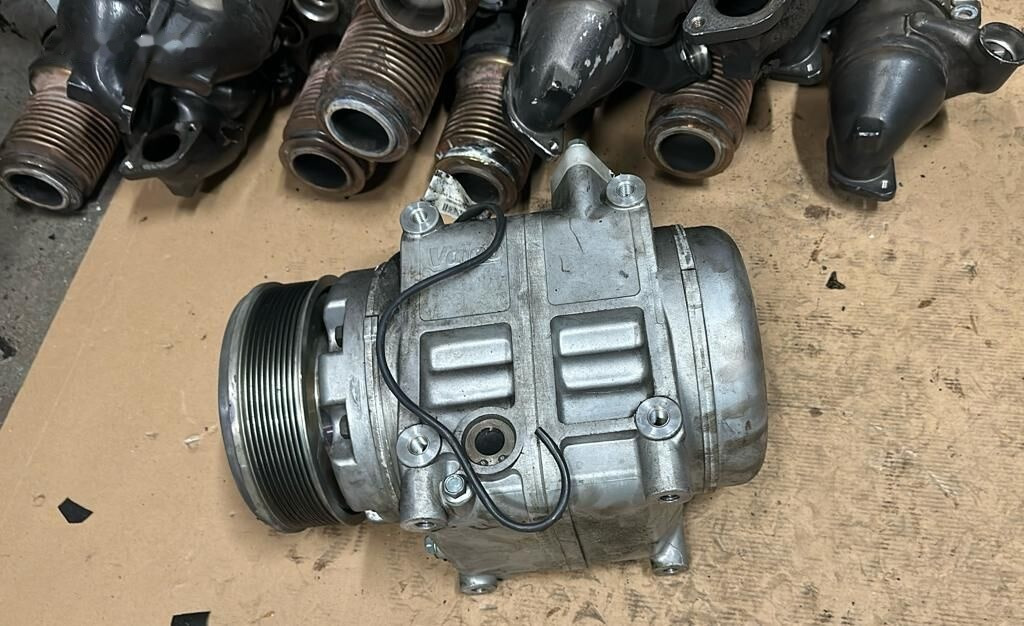 Sprężarka kompresor klimatyzacji VALEO TM65 HFC-134a 126V082172 T42439 - Kondicioniera kompresors - Kravas automašīna: foto 3 Sprężarka kompresor klimatyzacji VALEO TM65 HFC-134a 126V082172 T42439 - Kondicioniera kompresors - Kravas automašīna: foto 3