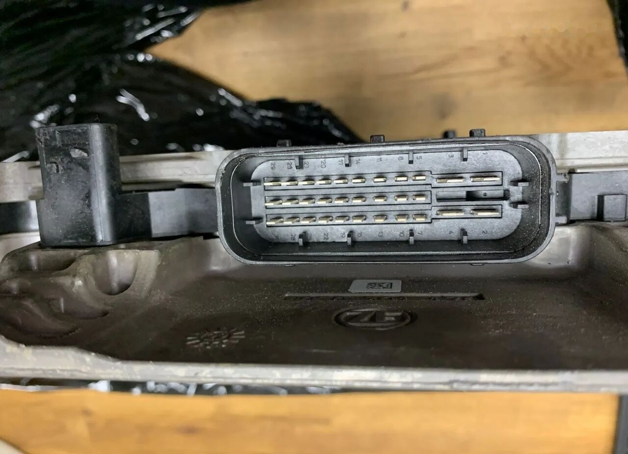Sterownik skrzyni biegów TRAXON AM1 ZF KNORR BREMSE DAF EURO 6 K023088 - Elektroniskais vadības bloks (ECU) - Kravas automašīna: foto 3 Sterownik skrzyni biegów TRAXON AM1 ZF KNORR BREMSE DAF EURO 6 K023088 - Elektroniskais vadības bloks (ECU) - Kravas automašīna: foto 3