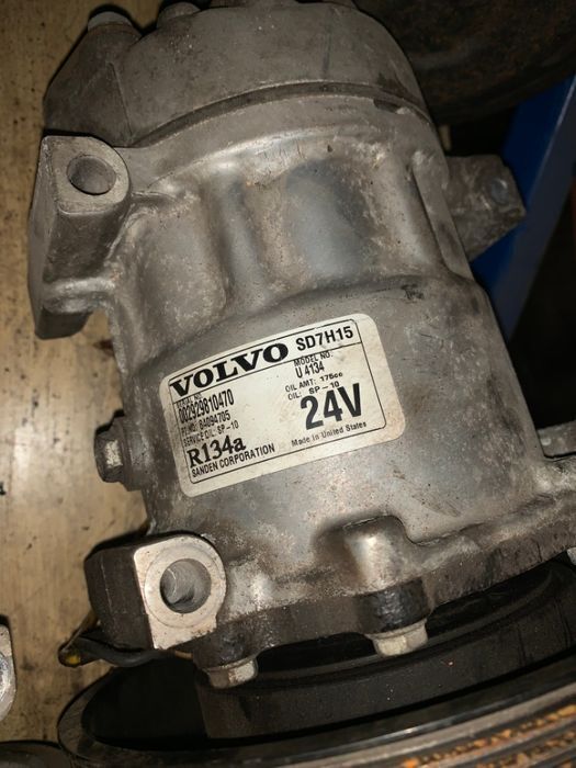 Volvo 24V U4134 Hurt Regeneracja SD7H15 - Kondicioniera kompresors - Kravas automašīna: foto 2 Volvo 24V U4134 Hurt Regeneracja SD7H15 - Kondicioniera kompresors - Kravas automašīna: foto 2