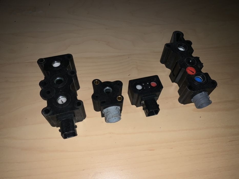 WABCO Cewka zawór osuszacza Volvo ECAS różne rodzaje Hurt części 4422032631 - Bremžu vārsts - Kravas automašīna: foto 2 WABCO Cewka zawór osuszacza Volvo ECAS różne rodzaje Hurt części 4422032631 - Bremžu vārsts - Kravas automašīna: foto 2