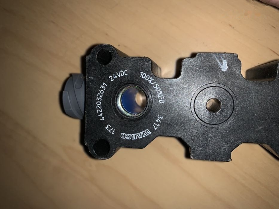 WABCO Cewka zawór osuszacza Volvo ECAS różne rodzaje Hurt części 4422032631 - Bremžu vārsts - Kravas automašīna: foto 4 WABCO Cewka zawór osuszacza Volvo ECAS różne rodzaje Hurt części 4422032631 - Bremžu vārsts - Kravas automašīna: foto 4