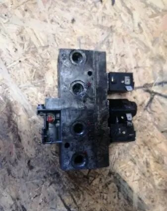 ZAWÓR OTWIERANIA DRZWI 3 CEWKI WABCO DO AUTOBUSÓW MERCEDES MAN D 472600022 - Bremžu vārsts - Kravas automašīna: foto 3 ZAWÓR OTWIERANIA DRZWI 3 CEWKI WABCO DO AUTOBUSÓW MERCEDES MAN D 472600022 - Bremžu vārsts - Kravas automašīna: foto 3