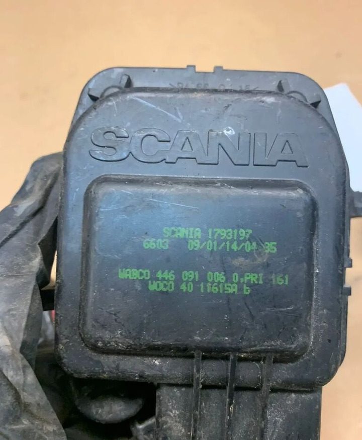 Zawór Nagrzewnicy Elektrozawór Scania R 446091006 / 1793197 - Bremžu vārsts - Kravas automašīna: foto 3 Zawór Nagrzewnicy Elektrozawór Scania R 446091006 / 1793197 - Bremžu vārsts - Kravas automašīna: foto 3