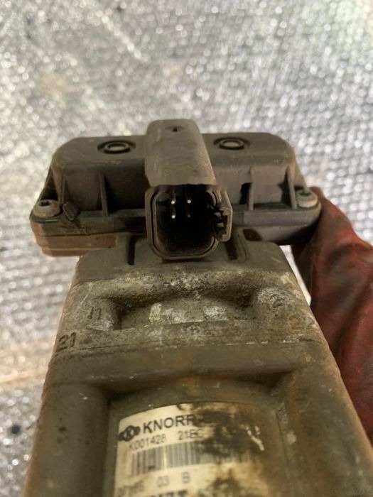 Zawór hamulcowy Oryginał Hurt K001428 Renault Magnum 440 DXI - Vārsts - Kravas automašīna: foto 4 Zawór hamulcowy Oryginał Hurt K001428 Renault Magnum 440 DXI - Vārsts - Kravas automašīna: foto 4