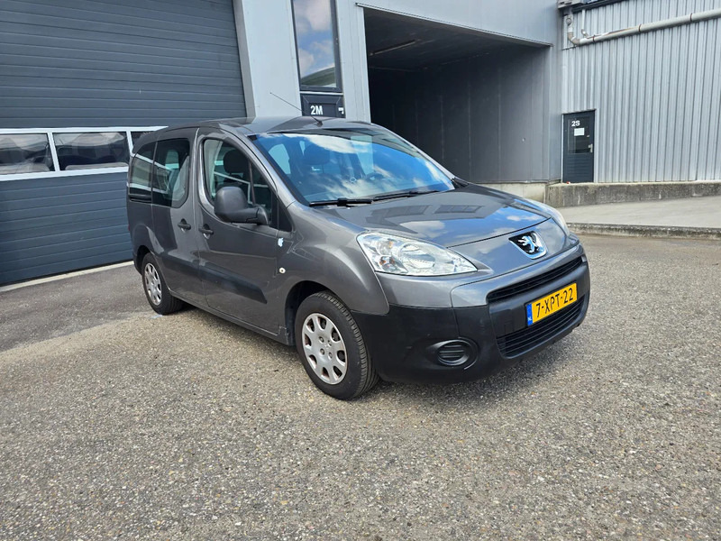 Peugeot Partner 1.6 benzine - Vieglā automašīna: foto 2 Peugeot Partner 1.6 benzine - Vieglā automašīna: foto 2
