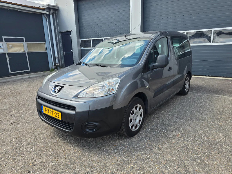 Peugeot Partner 1.6 benzine - Vieglā automašīna: foto 1 Peugeot Partner 1.6 benzine - Vieglā automašīna: foto 1