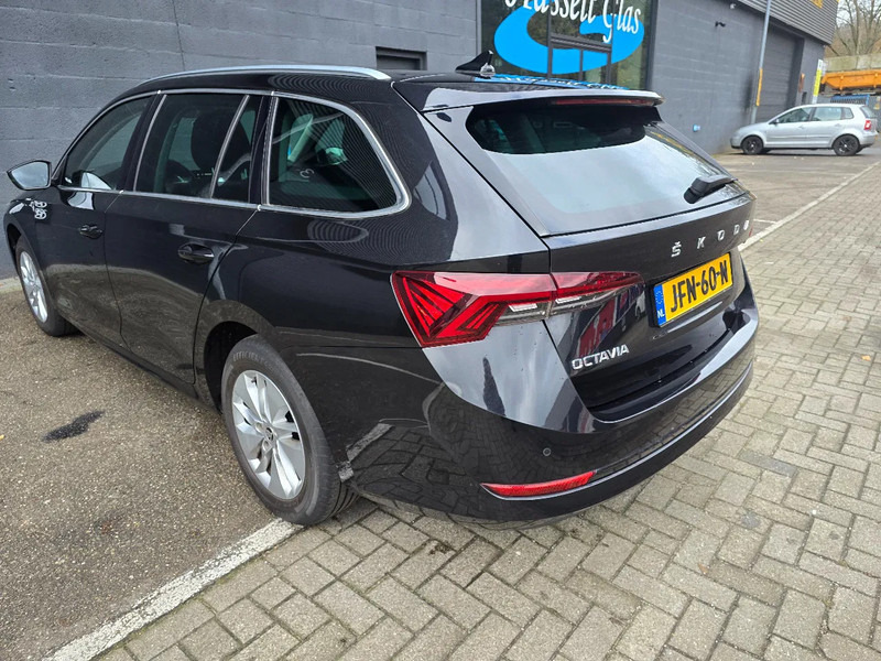 Škoda Octavia Combi 1.0 Benzine - Vieglā automašīna: foto 4 Škoda Octavia Combi 1.0 Benzine - Vieglā automašīna: foto 4