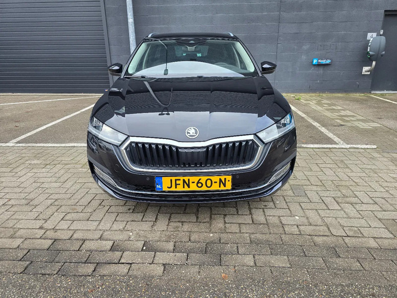 Škoda Octavia Combi 1.0 Benzine - Vieglā automašīna: foto 2 Škoda Octavia Combi 1.0 Benzine - Vieglā automašīna: foto 2