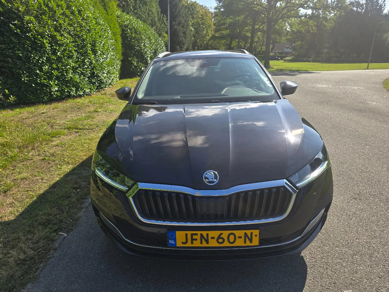 Škoda Octavia Combi 1.0 Benzine - Vieglā automašīna: foto 2 Škoda Octavia Combi 1.0 Benzine - Vieglā automašīna: foto 2