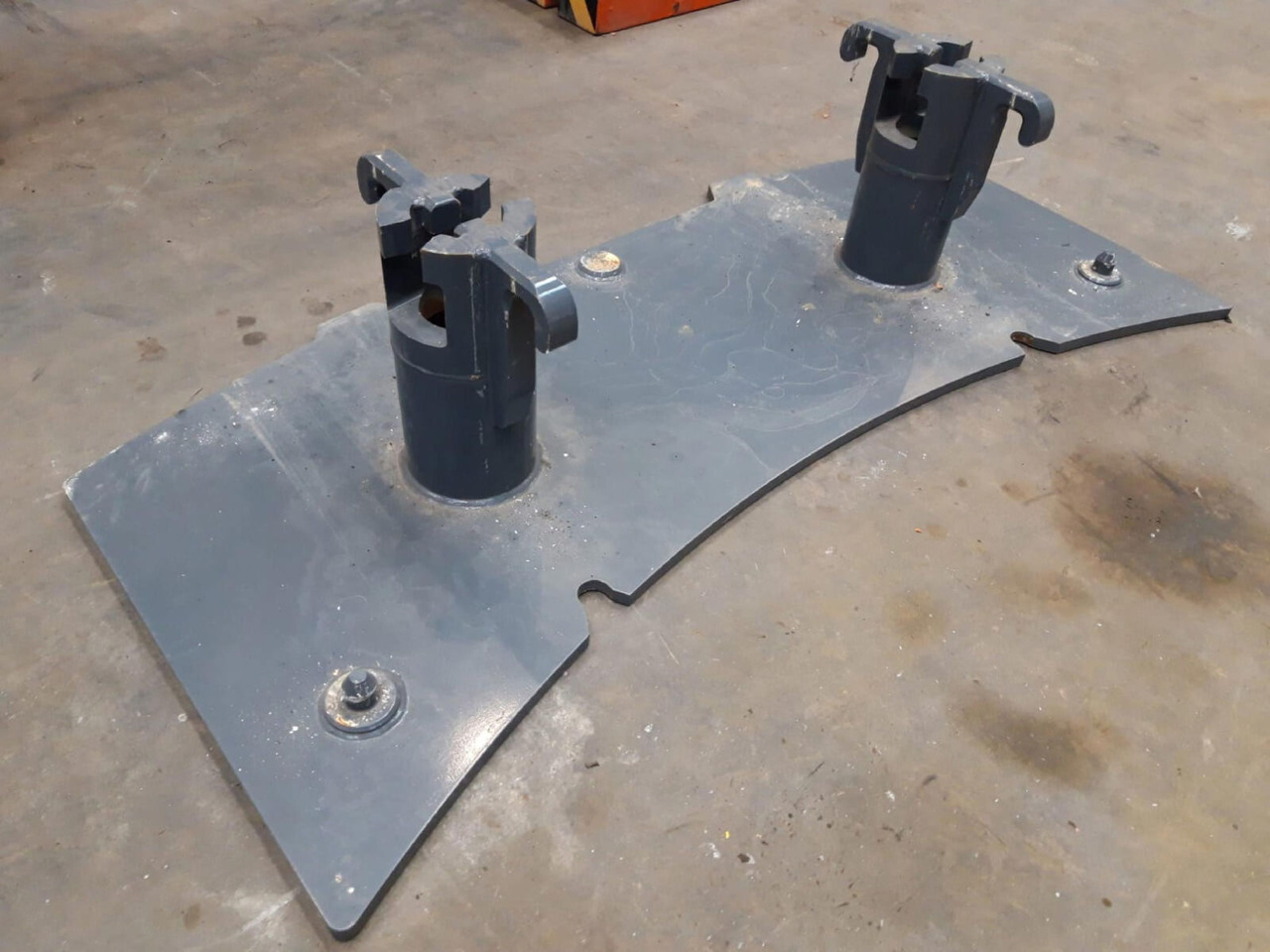 Challenger Challenger 4200 counterweight 0,55 ton - Pretsvars - Autoceltnis: foto 3 Challenger Challenger 4200 counterweight 0,55 ton - Pretsvars - Autoceltnis: foto 3