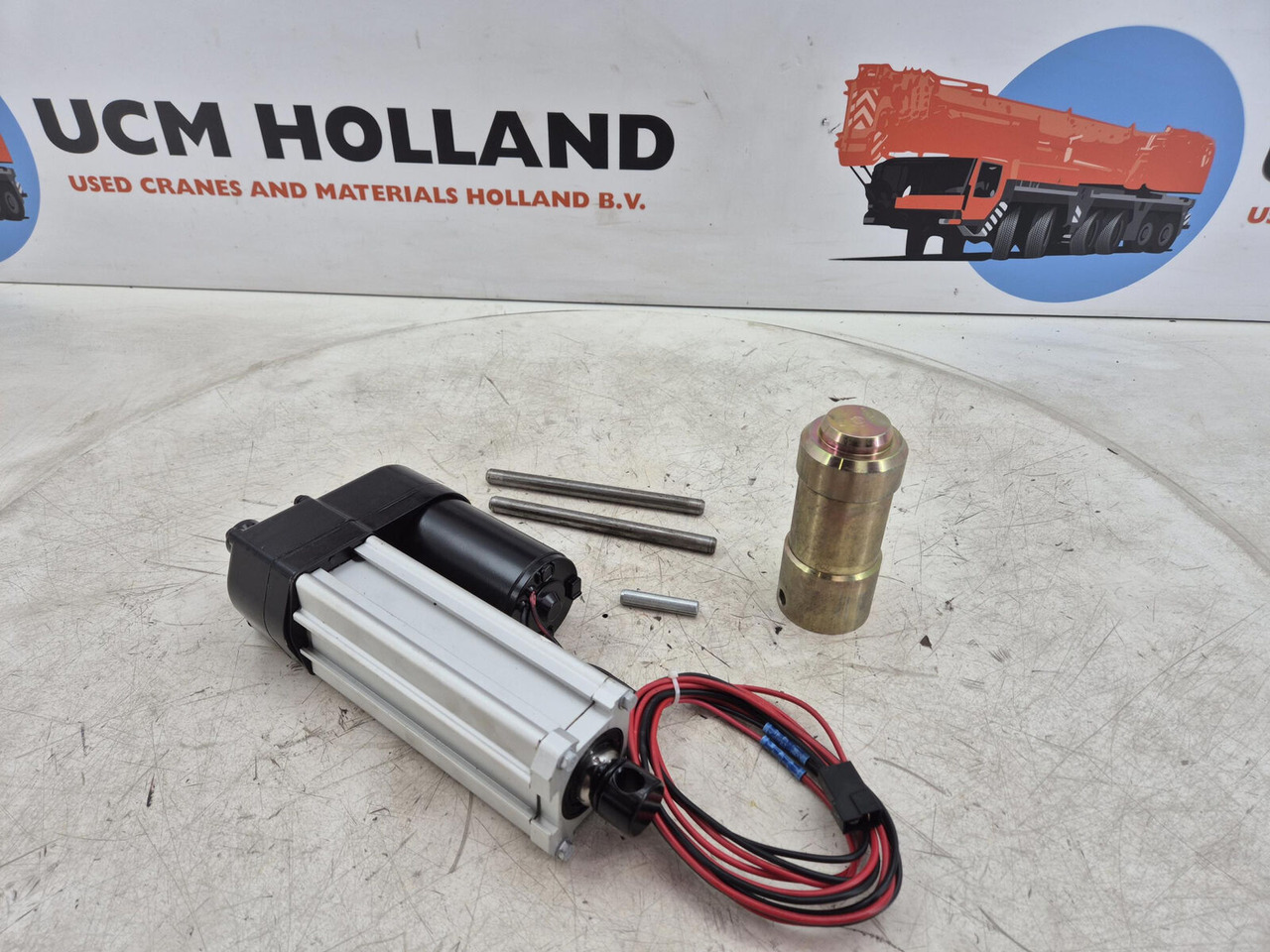 Demag AC 120 Counterweigt locking liniar motor set - Elektrosistēma - Celtnis: foto 4 Demag AC 120 Counterweigt locking liniar motor set - Elektrosistēma - Celtnis: foto 4