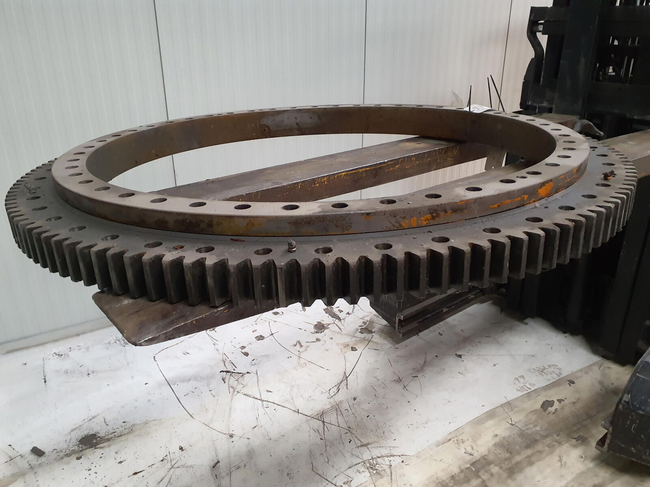 FAUN ATF 30-2 slew ring - Devēja gredzens - Autoceltnis: foto 4 FAUN ATF 30-2 slew ring - Devēja gredzens - Autoceltnis: foto 4