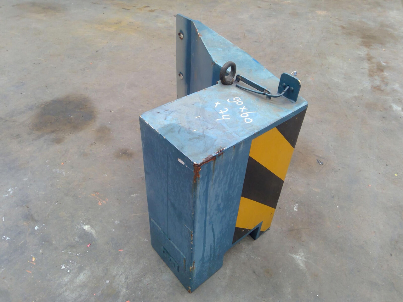 FAUN ATF 40G-2 counterweight 0,7 ton left side - Pretsvars - Autoceltnis: foto 4 FAUN ATF 40G-2 counterweight 0,7 ton left side - Pretsvars - Autoceltnis: foto 4